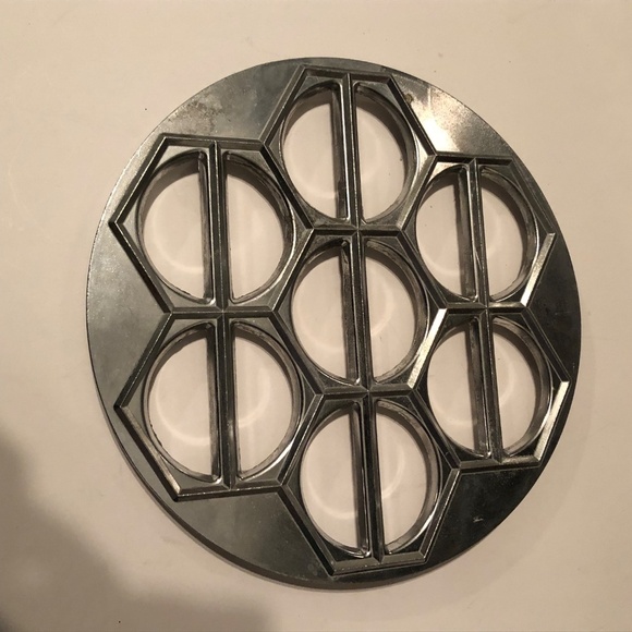 Metal perogie maker, 14 perogies pop out of this little lovely- good condition. - Picture 3 of 5